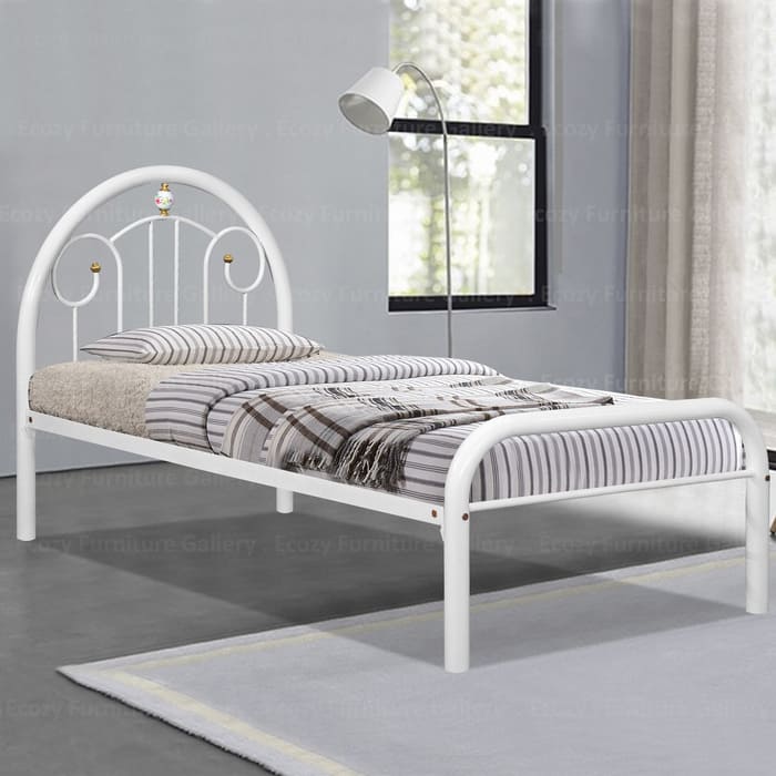 Elegant White Metal Bedframe fits for any bedroom styles